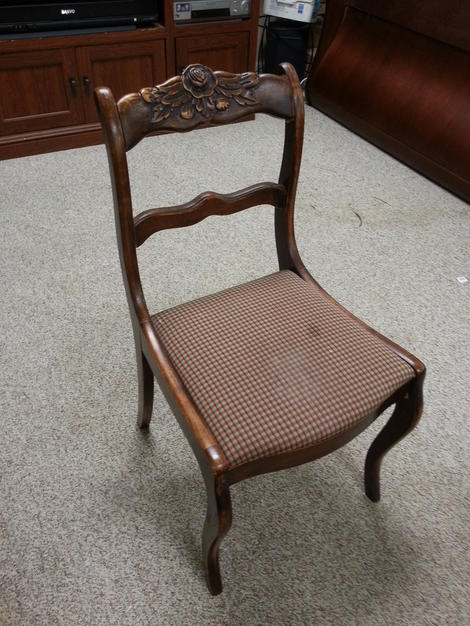 Read more about the article Inexpensive and Easy Chair Makeover!