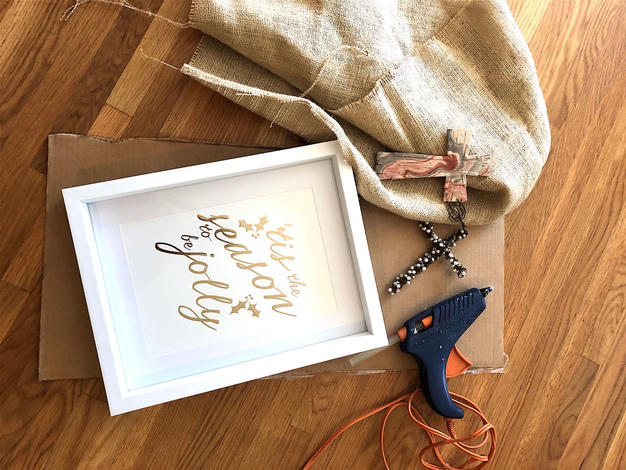 Read more about the article Repurpose Hobby Lobby Christmas Art