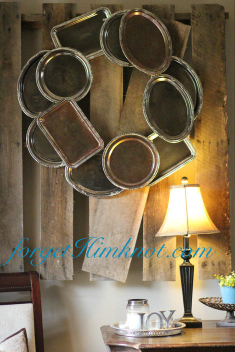 Read more about the article Silver Tray Wreath With a Dollar Tree Budget.