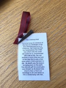 The Christmas Nail Ornament DIY - Forget Him Knot