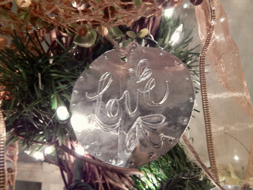 Aluminum tape Christmas ornament love